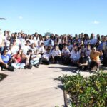 Jovens recebem certificados...