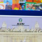 DIPLOMA HELONEIDA STUDART...