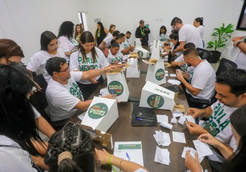 1 – 23 (3) 1 - 23 (3)