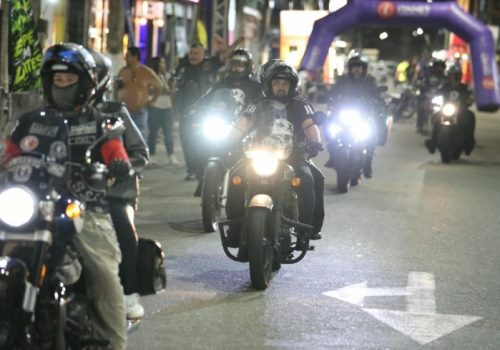 MOTOS